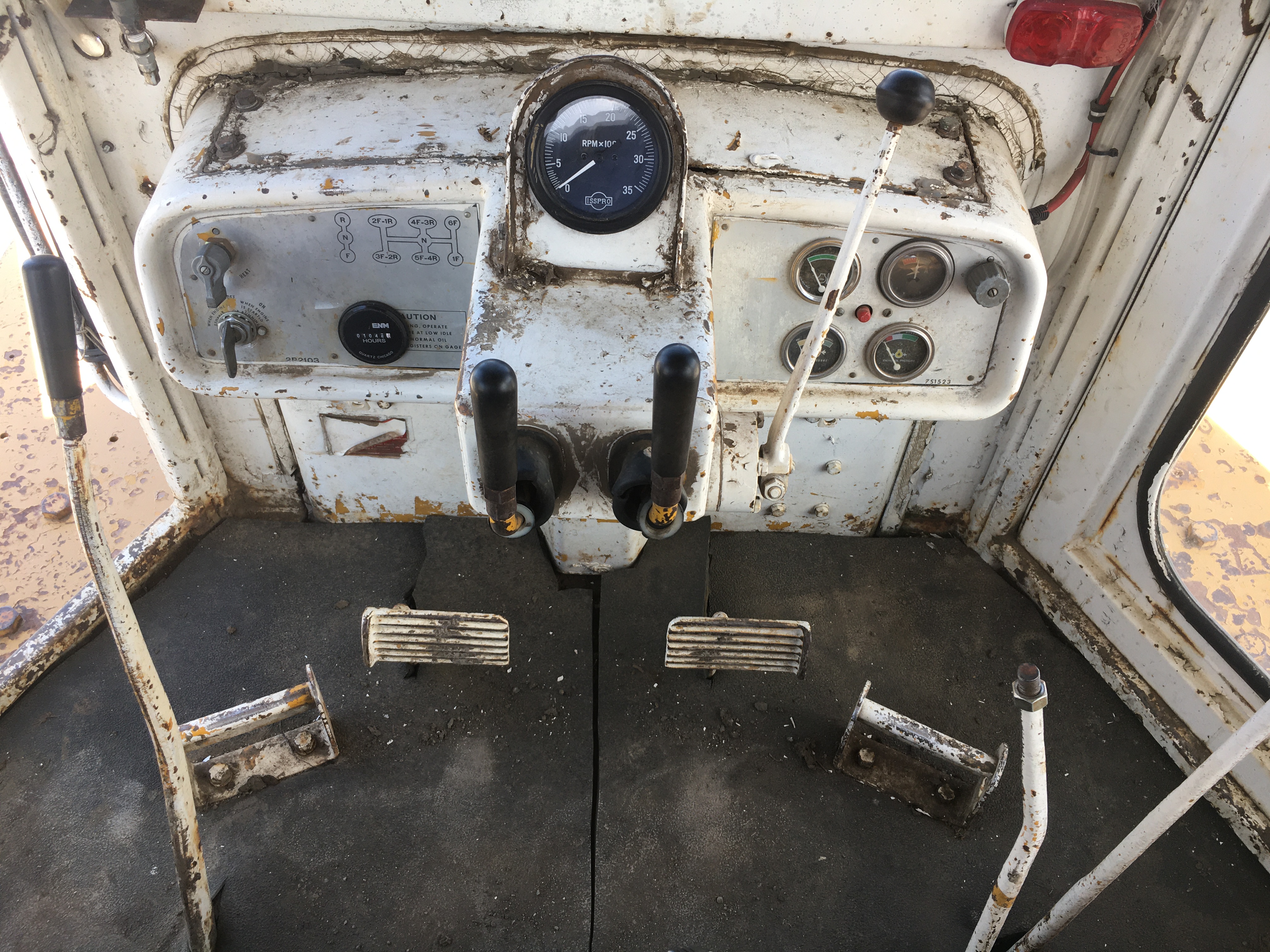 ./imagenes/INVOICE/2019/16680/TRACTOR CAT D6C (30).JPG